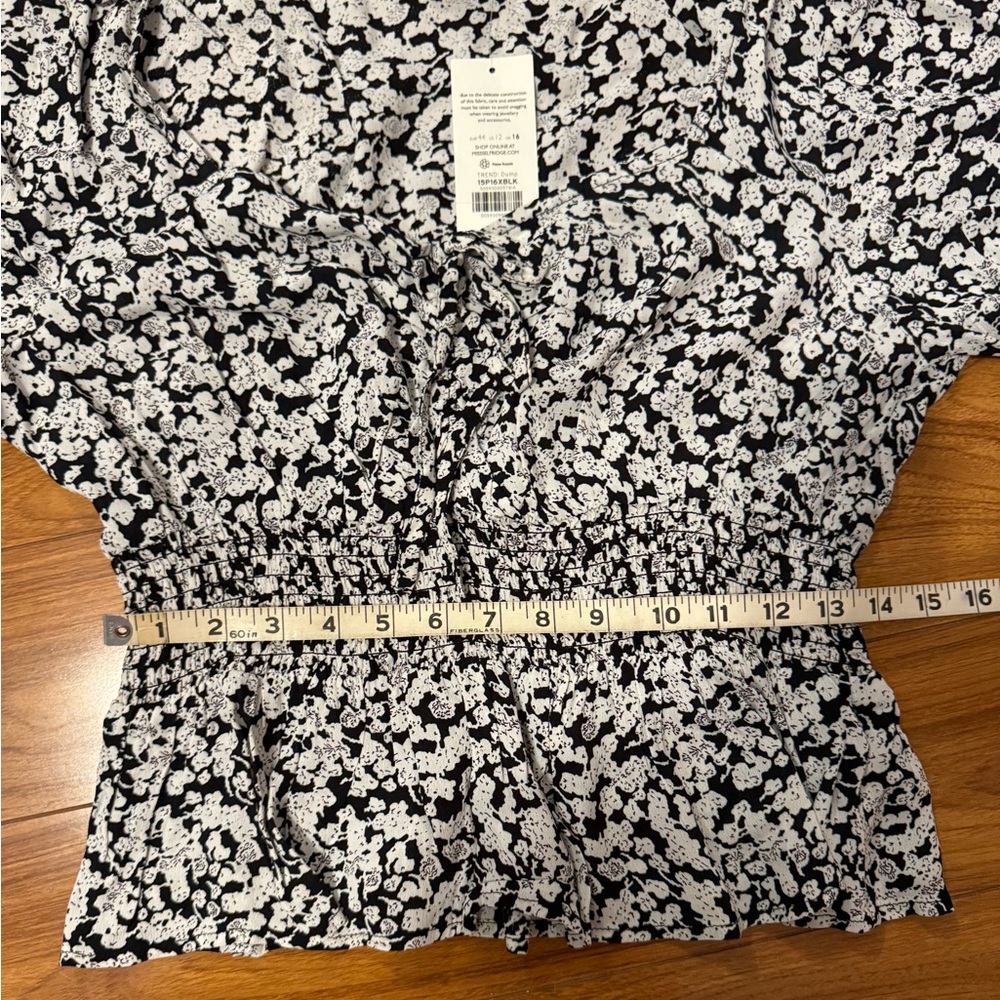ASOS Miss Selfridge shirred blouse - Picture 7 of 10